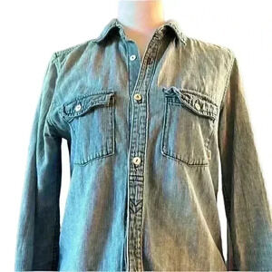 Aritzia TNA Women’s Long Sleeve Button Up Front Denim Shirt Size  Extra Small